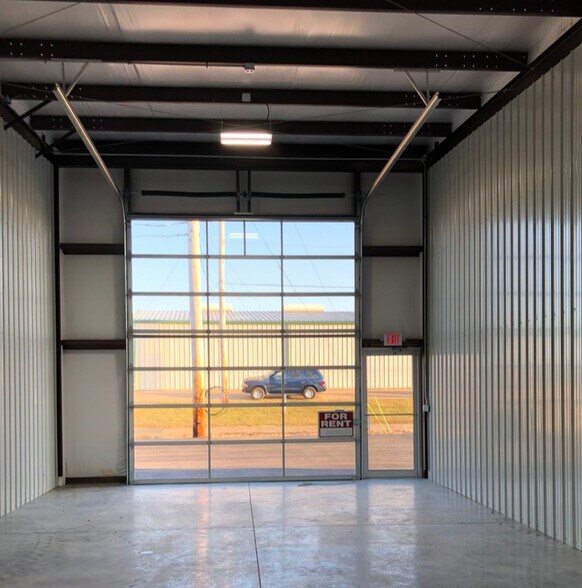 More Photos Of 4155 Osage Beach Pky S, Osage Beach Showroom For Lease