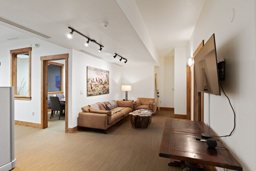 More Photos Of 442 Lincoln Ave, Steamboat Springs Flex For Sale