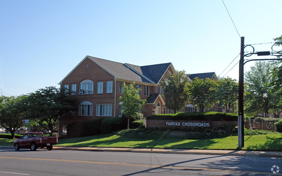 More Photos Of 3601-3605 Chain Bridge Rd, Fairfax Office For Lease