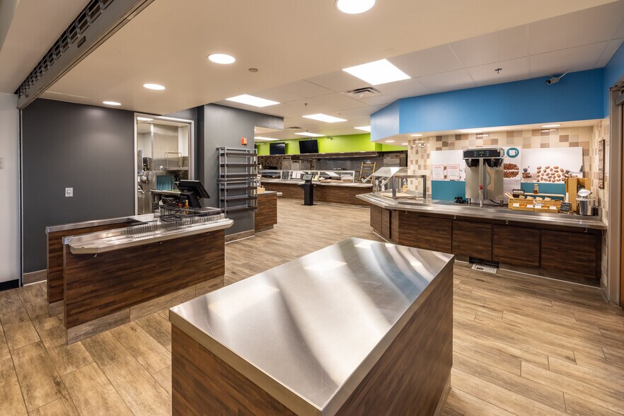 More Photos Of 8700 S Price Rd, Tempe Office For Sale