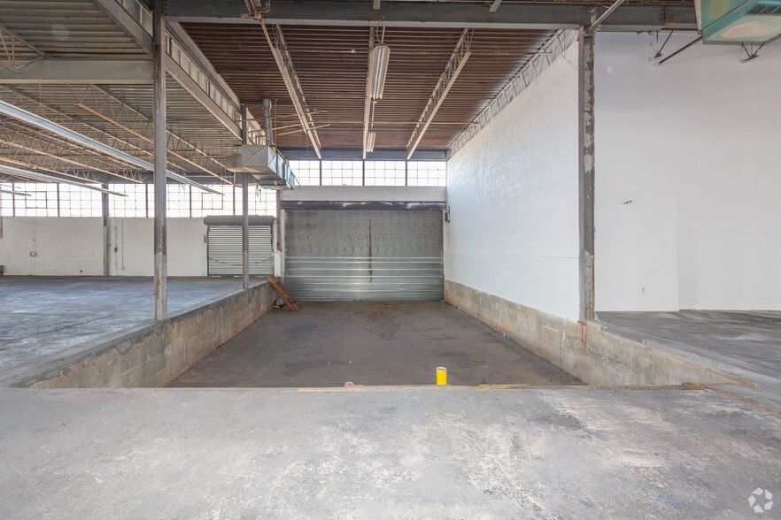 More Photos Of 170 Allen Blvd, Farmingdale Warehouse For Lease