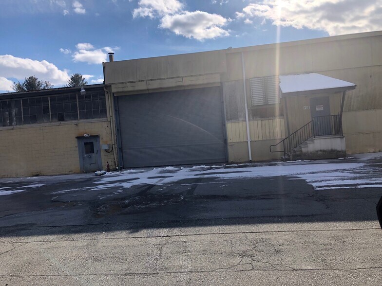 More Photos Of 20 N Front St, Bally Distribution For Sale