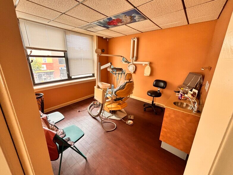 More Photos Of 4900-4902 Bergenline Ave, Union City Storefront Retail Office For Lease