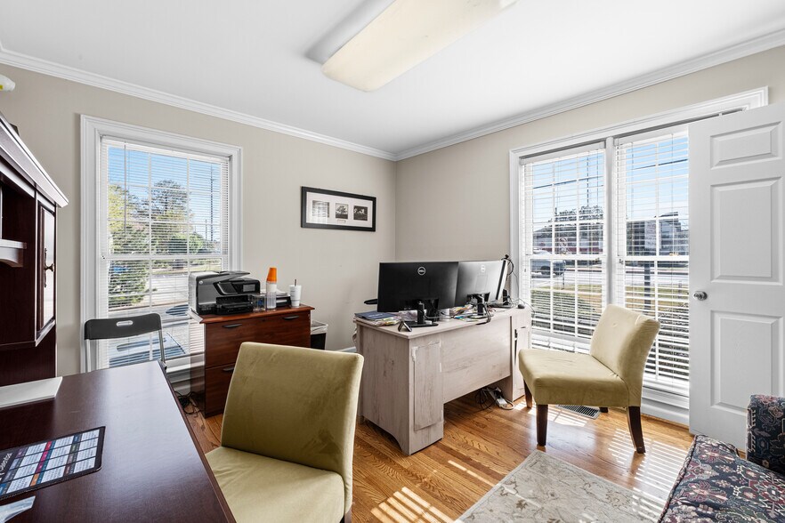 More Photos Of 2615 Sandy Plains Rd, Marietta Medical For Sale