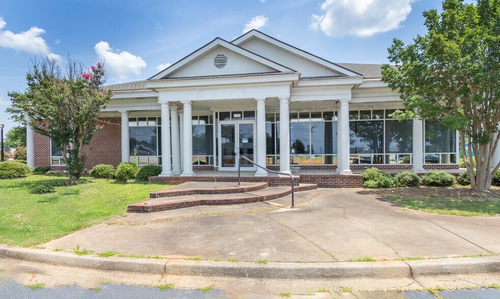 More Photos Of 3898 Liberty Hwy, Anderson Bank For Lease
