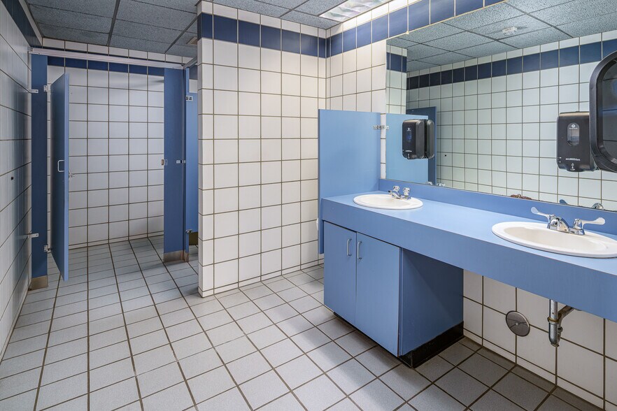 More Photos Of 3630 Sinton Rd, Colorado Springs Office For Lease