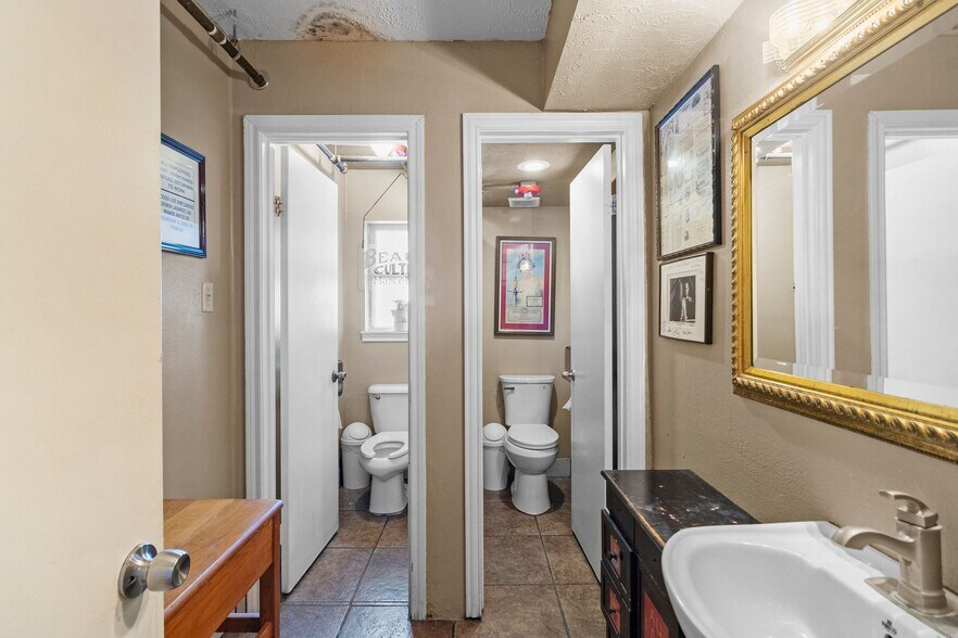 More Photos Of 25911 I-45, Spring Restaurant For Sale