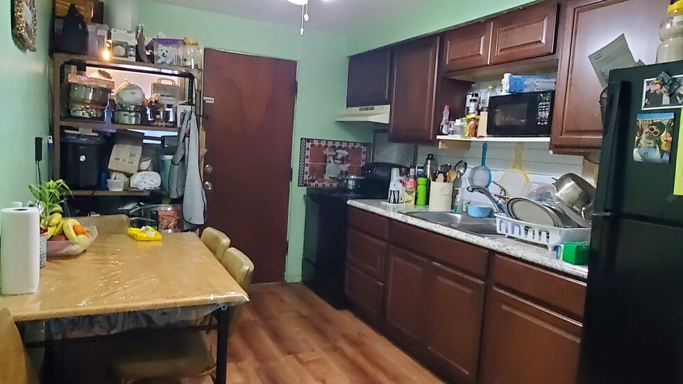 More Photos Of 1346 W Irving Park Rd, Bensenville Storefront Retail Residential For Sale