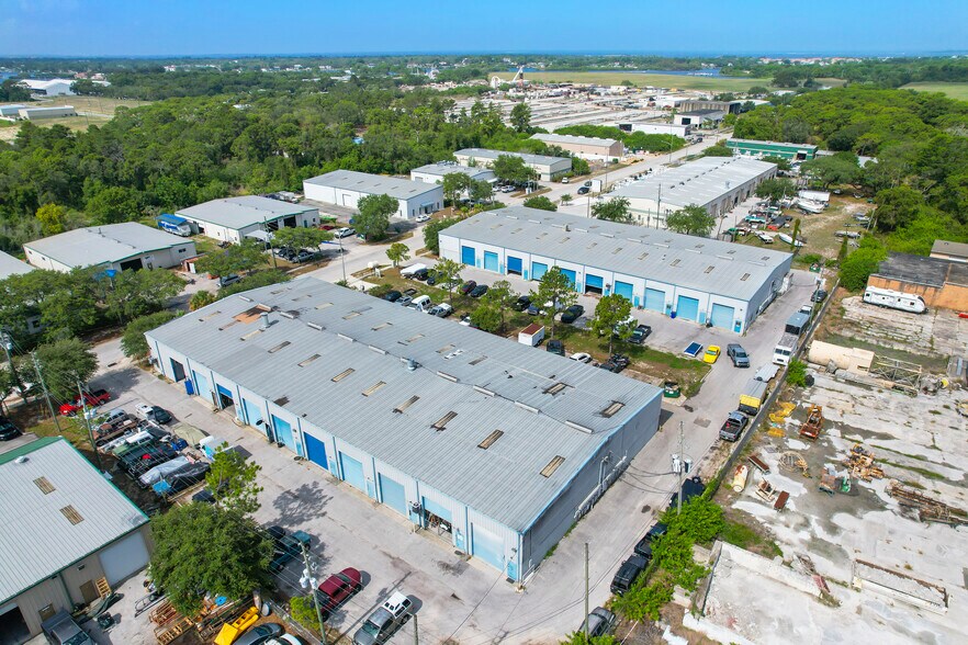 More Photos Of 716 Wesley Ave, Tarpon Springs Warehouse For Lease