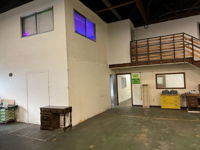 More Photos Of 530 NE Couch St, Portland Light Manufacturing For Lease