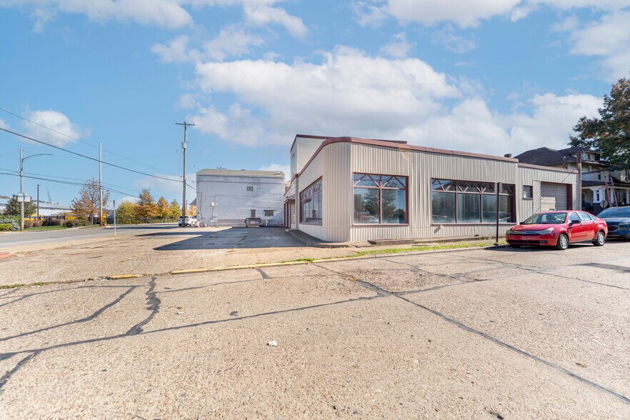 More Photos Of 4913 Grand Ave, Pittsburgh Auto Repair For Sale