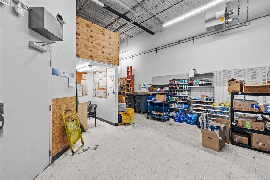 More Photos Of 44 Kings Vlg, Minersville Drugstore For Lease