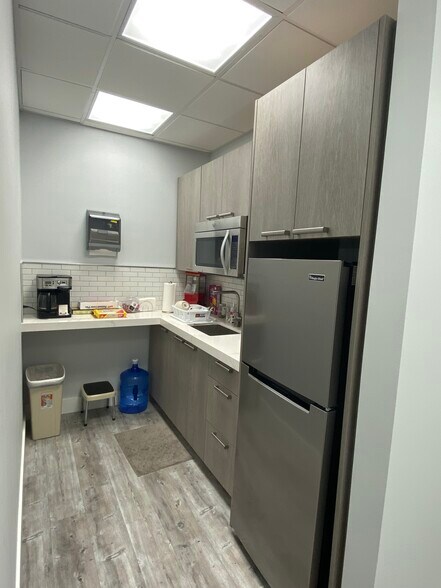 More Photos Of 2101 NW 33rd St, Pompano Beach Unknown For Lease