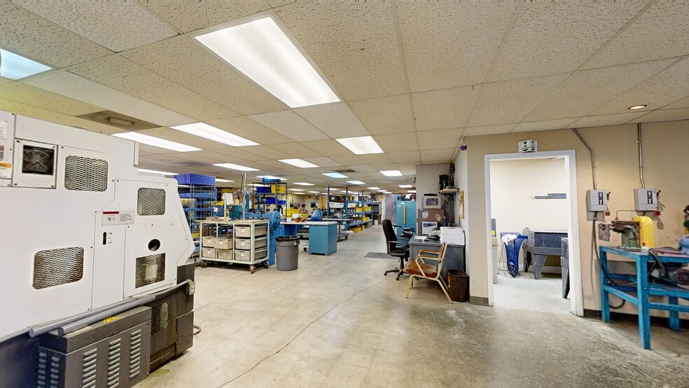 Primary Photo Of 1094 N Main St, Ashland City Light Manufacturing For Sale