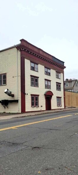 More Photos Of 8-10 E Hoosac St, Adams Restaurant For Lease