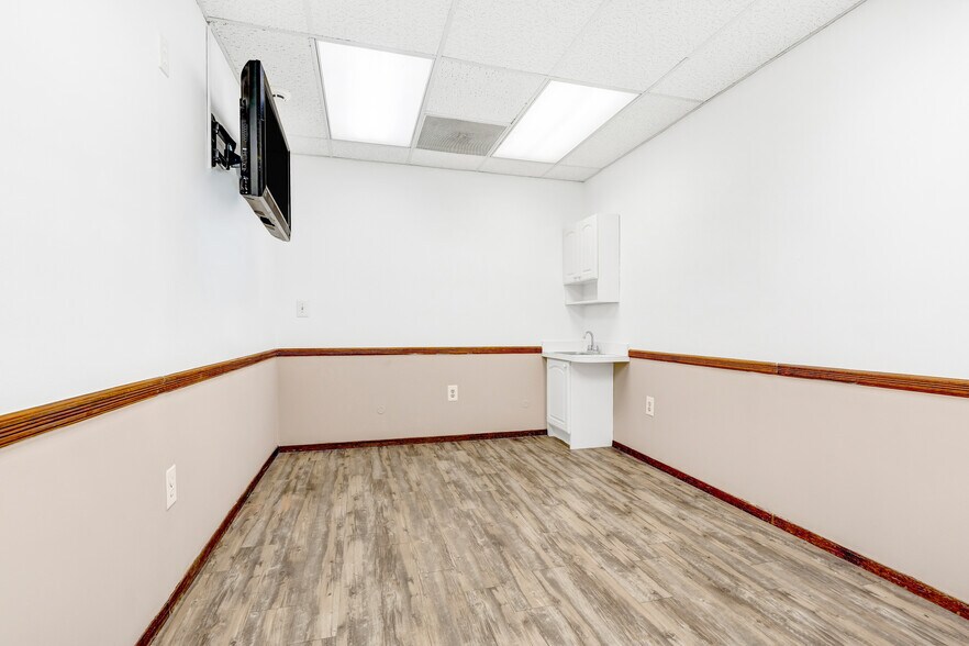 More Photos Of 1163 Route 37 W, Toms River Medical For Lease
