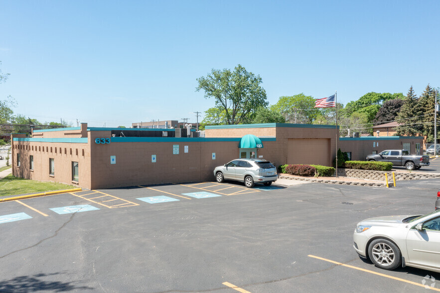 Primary Photo Of 633 S Hawley Rd, Milwaukee Flex For Lease