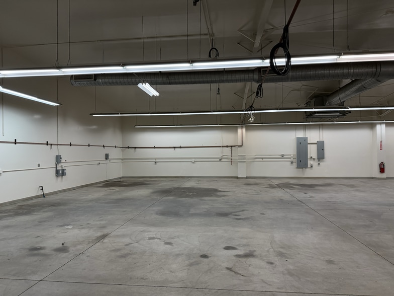More Photos Of 552 Hi Tech Pky, Oakdale Warehouse For Sale