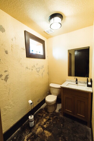 More Photos Of 75 Main St, Maxwell Warehouse For Sale