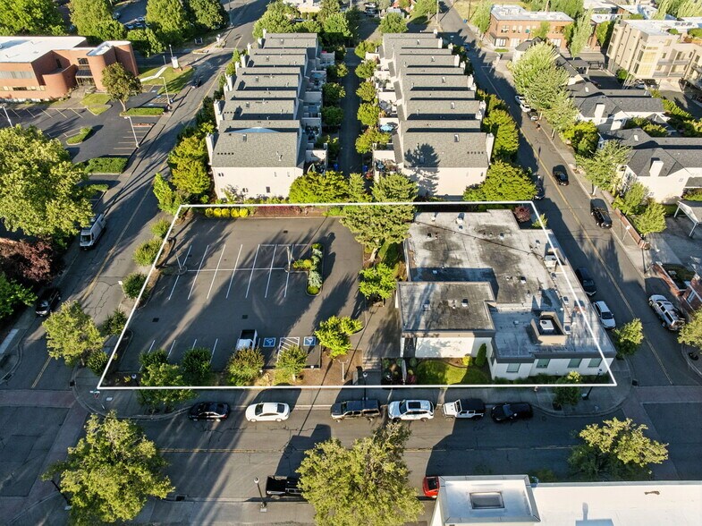 More Photos Of 400 NE Roberts Ave, Gresham Medical For Sale