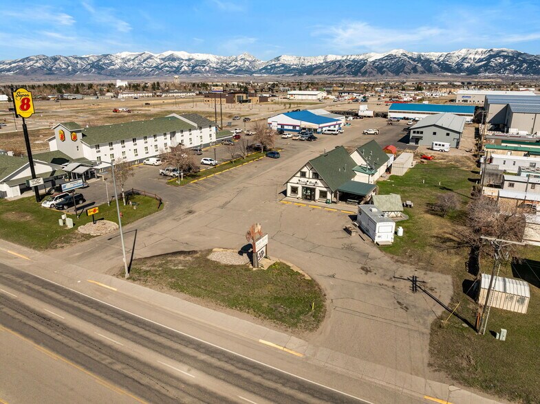 More Photos Of 6410 Jackrabbit Ln, Belgrade Storefront For Sale