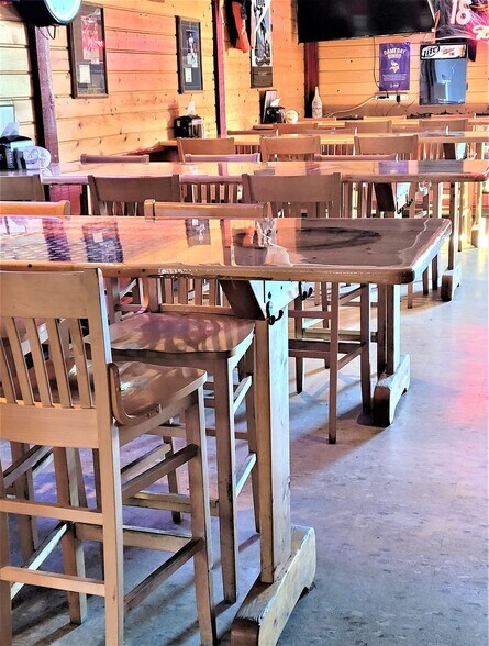 More Photos Of 209 N 5th Ave E, Truman Freestanding For Sale