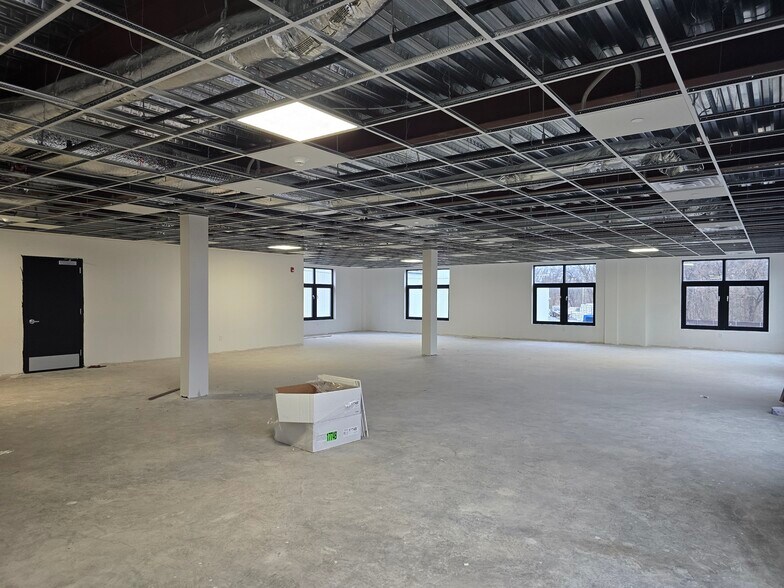More Photos Of 374 Green St, Woodbridge Coworking Space