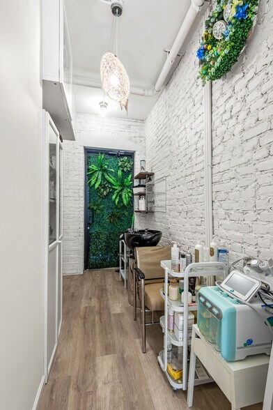 More Photos Of 251-253 Metropolitan Ave, Brooklyn Apartments For Lease