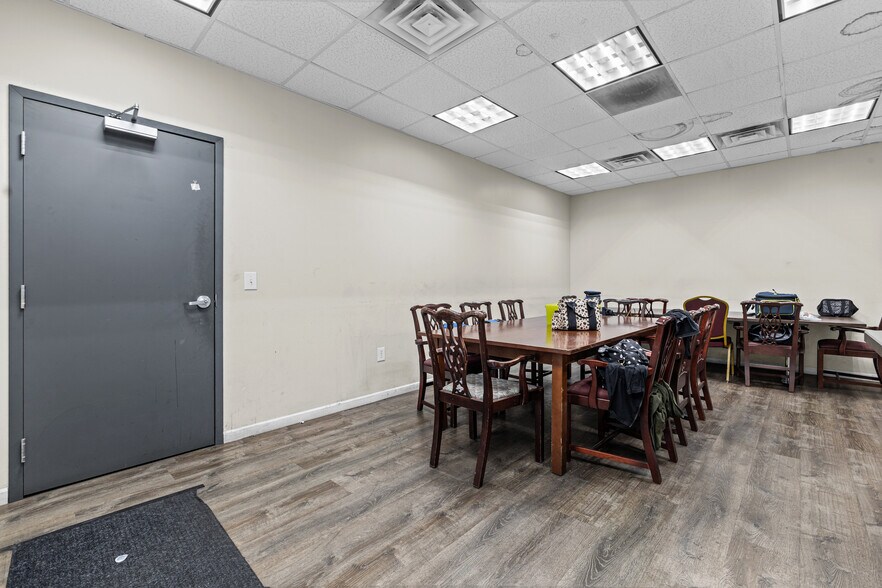 More Photos Of 26051 Michigan Ave, Inkster Warehouse For Sale