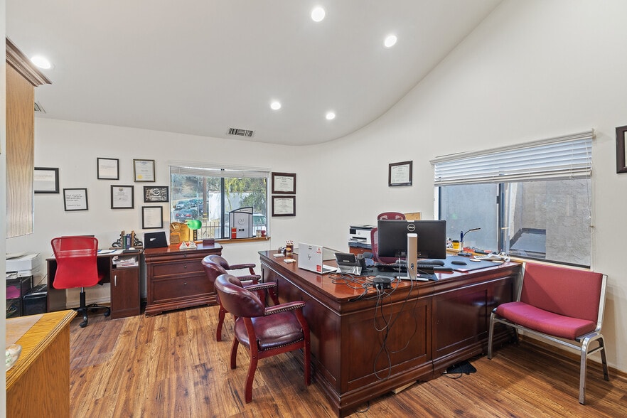 More Photos Of 1063 Colorado Blvd, Los Angeles Medical For Sale