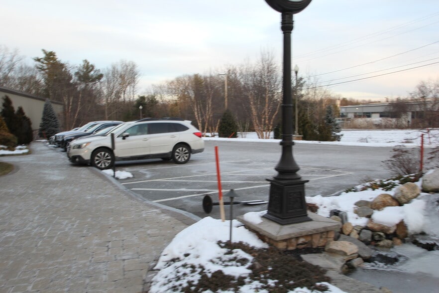 More Photos Of 2302 Turnpike St, North Andover General Retail For Lease