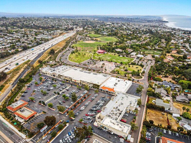 More Photos Of 415-455 Santa Fe Dr, Encinitas General Retail For Lease