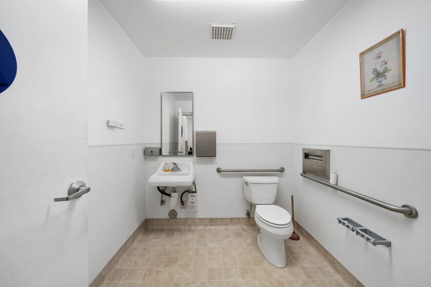 More Photos Of 1461-1475 Creston Rd, Paso Robles Unknown For Lease