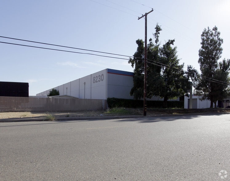 More Photos Of 8230 Alpine Ave, Sacramento Warehouse For Lease
