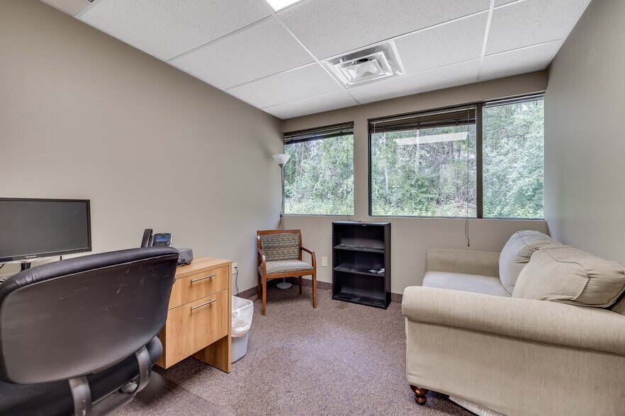 More Photos Of 4205 Lancaster Ln N, Plymouth Office For Sale