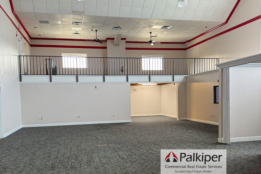 More Photos Of 4340 Edgewater Dr, Orlando Warehouse For Lease