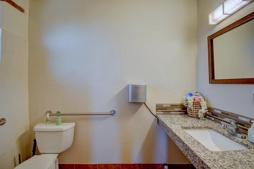 More Photos Of 5065 Corrales Rd, Corrales Medical For Lease