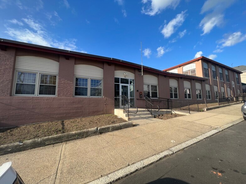 More Photos Of 27-31 Privet St, Pawtucket Manufacturing For Sale