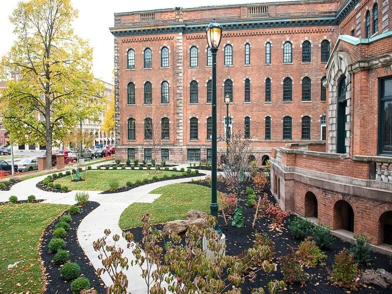 More Photos Of 300 Alexander St, Rochester Apartments For Sale