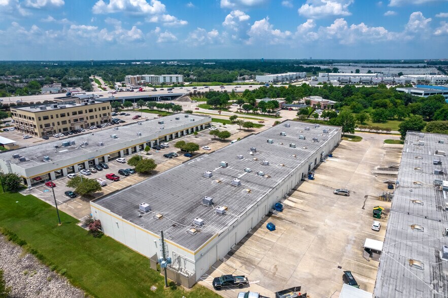 More Photos Of 10920 W Sam Houston Pky N, Houston Unknown For Lease