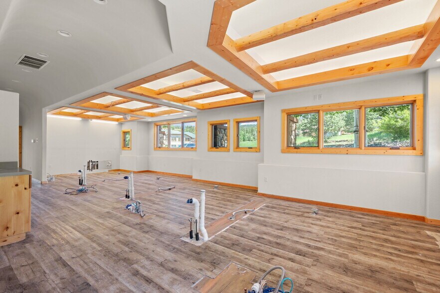 More Photos Of 101 Sundial Dr, Woodland Park Medical For Sale