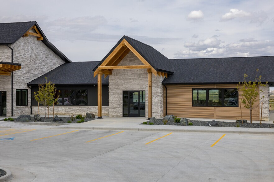 More Photos Of 5980 Enterprise Dr, Casper Office For Lease