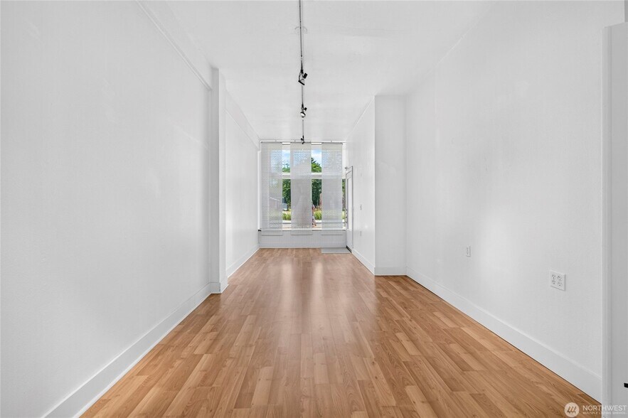 More Photos Of 112 1st Ave S, Ilwaco Storefront For Sale