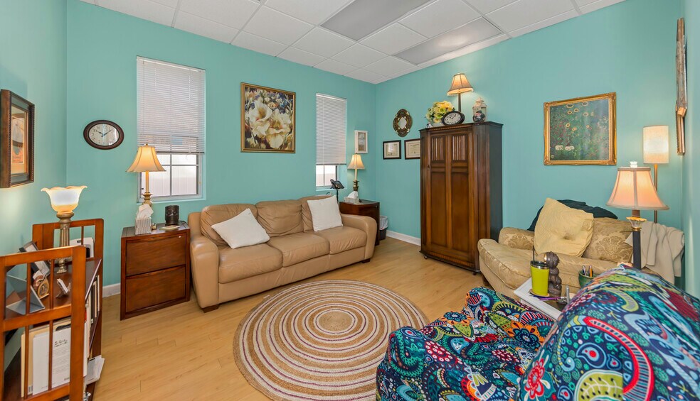 More Photos Of 14506 University Point Pl, Tampa Office For Sale