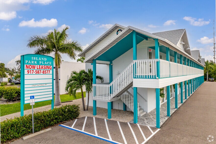 More Photos Of 16387 S Tamiami Trl, Fort Myers Storefront Retail Office For Sale