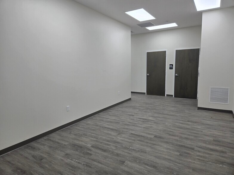 More Photos Of 7660 Gainesville Ave, Jacksonville Warehouse For Sale