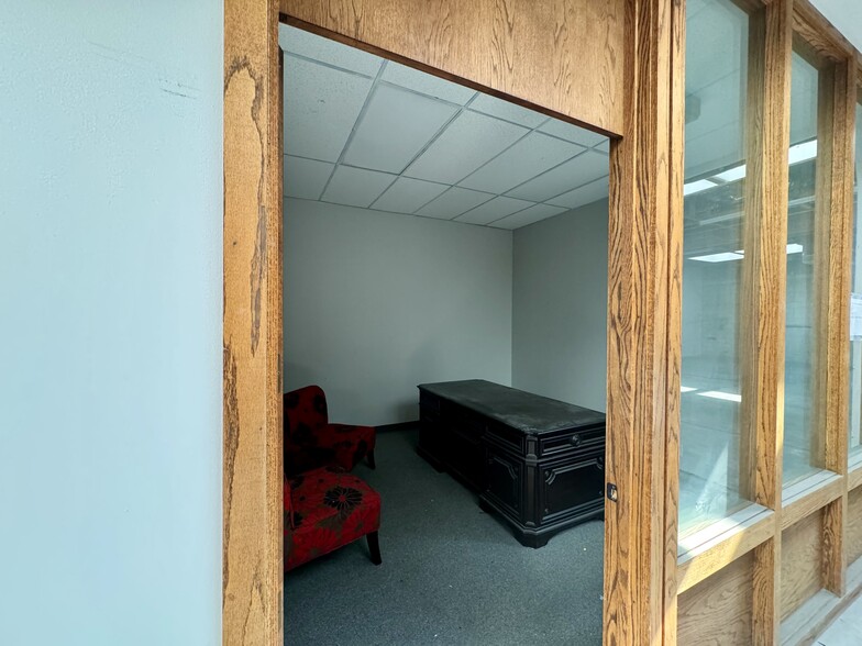 More Photos Of 4042 Pacific Ave, Riverdale Light Distribution For Lease