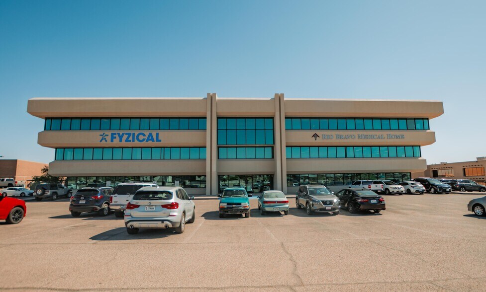 More Photos Of 10460 Vista Del Sol Dr, El Paso Medical For Lease