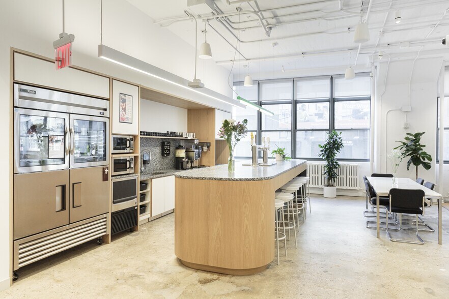 More Photos Of 160-170 Varick St, New York Coworking Space