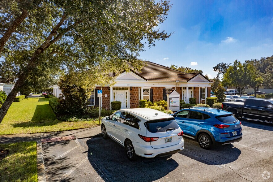 More Photos Of 1307-1309 Providence Rd, Brandon Office For Lease